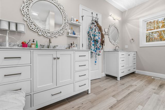 27 Holley Lane, Prospect, CT 06712