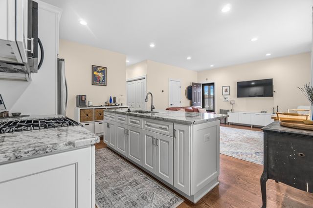 27 Holley Lane, Prospect, CT 06712