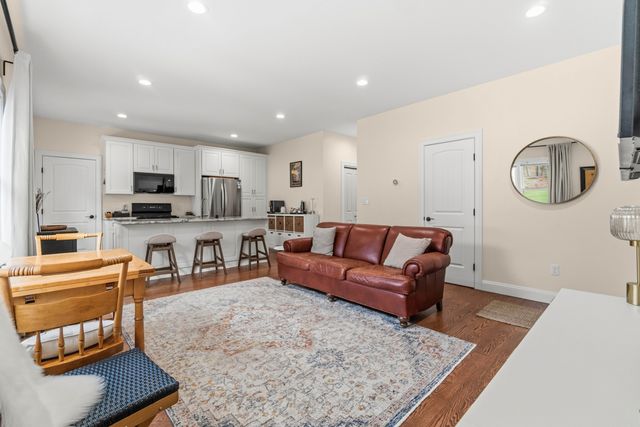 27 Holley Lane, Prospect, CT 06712