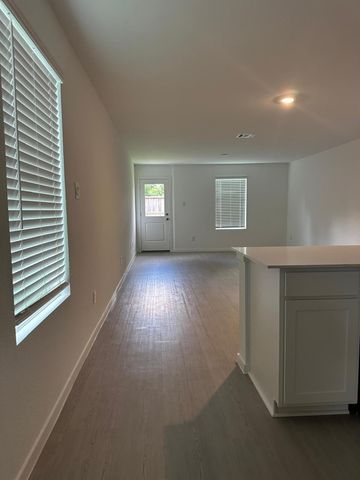 939 Pertuso Lane Lane, Huffman, TX 77336