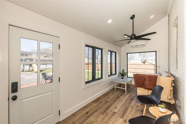 1411 N 2nd Street, St Charles, MO 63301