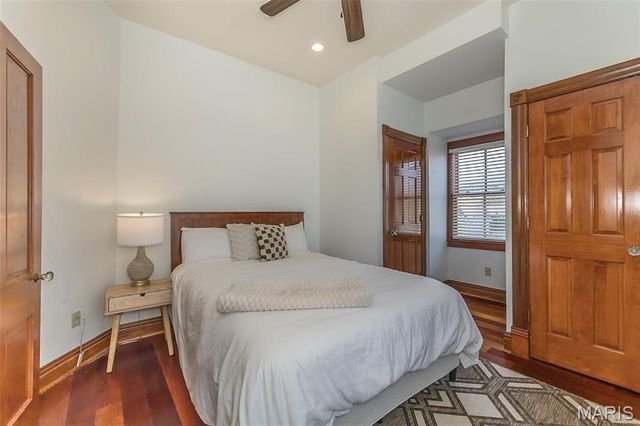 1411 N 2nd Street, St Charles, MO 63301