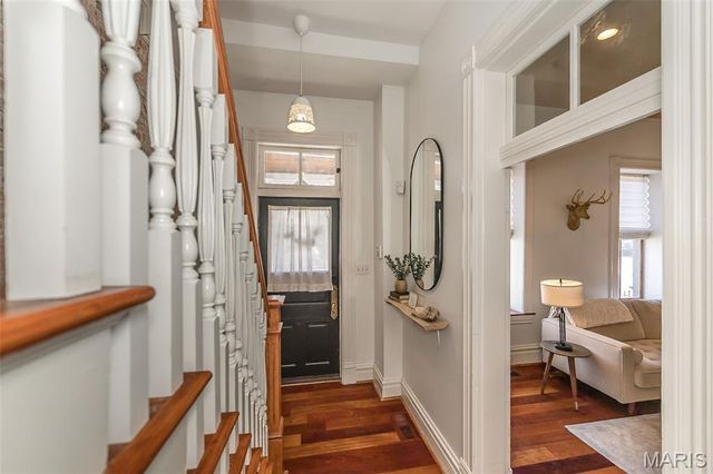 1411 N 2nd Street, St Charles, MO 63301