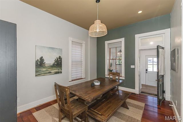 1411 N 2nd Street, St Charles, MO 63301