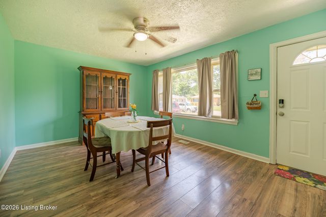6000 Noah Dr, Louisville, KY 40258