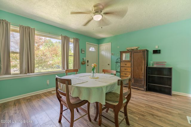6000 Noah Dr, Louisville, KY 40258
