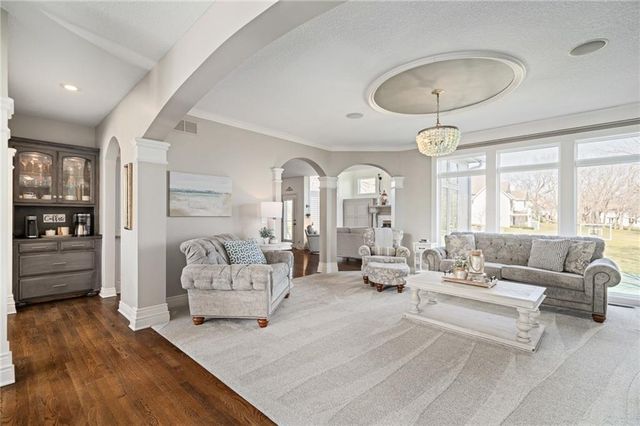 8926 Quail Ridge Lane, Lenexa, KS 66220