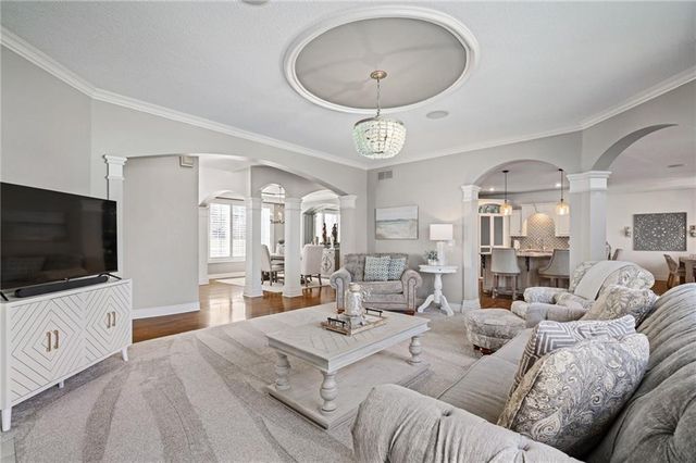 8926 Quail Ridge Lane, Lenexa, KS 66220