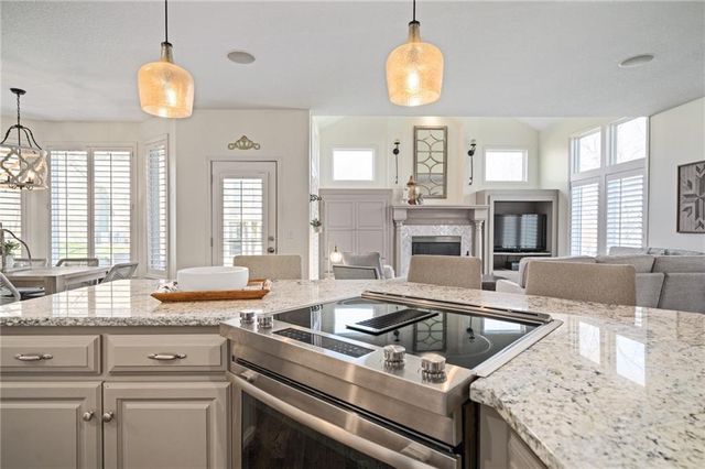 8926 Quail Ridge Lane, Lenexa, KS 66220