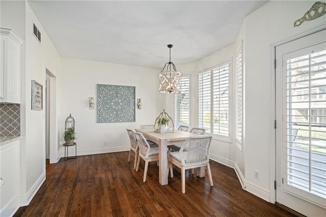 8926 Quail Ridge Lane, Lenexa, KS 66220