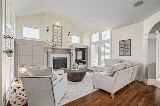 8926 Quail Ridge Lane, Lenexa, KS 66220