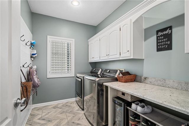 8926 Quail Ridge Lane, Lenexa, KS 66220