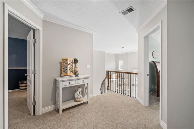 8926 Quail Ridge Lane, Lenexa, KS 66220