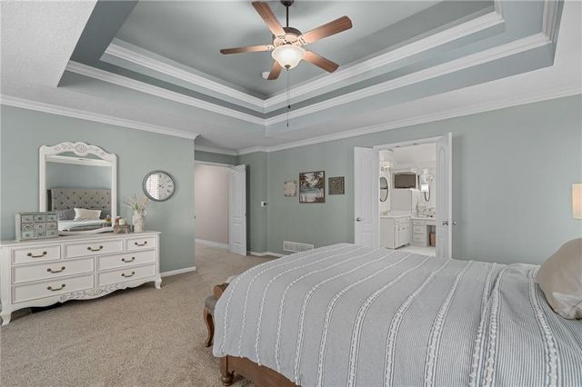 8926 Quail Ridge Lane, Lenexa, KS 66220