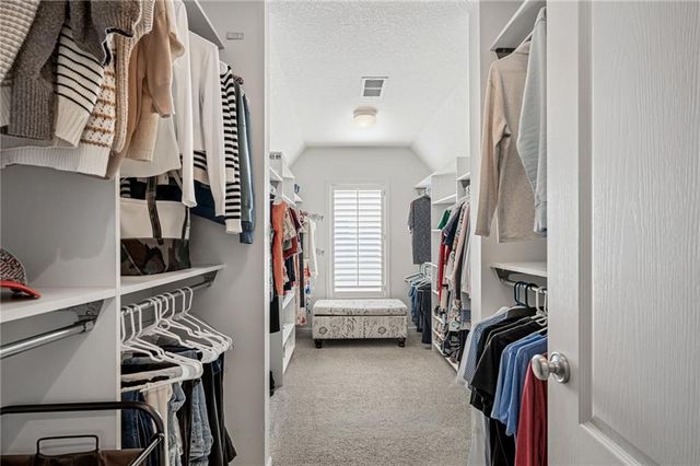 8926 Quail Ridge Lane, Lenexa, KS 66220