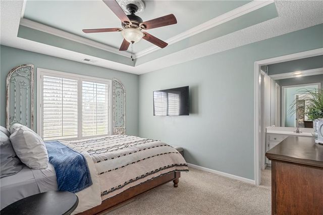 8926 Quail Ridge Lane, Lenexa, KS 66220