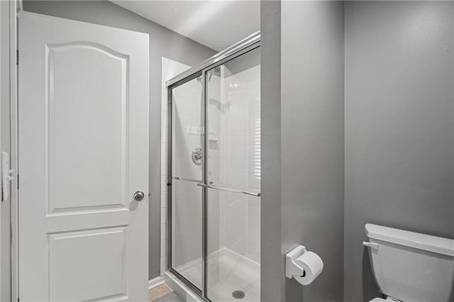 8926 Quail Ridge Lane, Lenexa, KS 66220