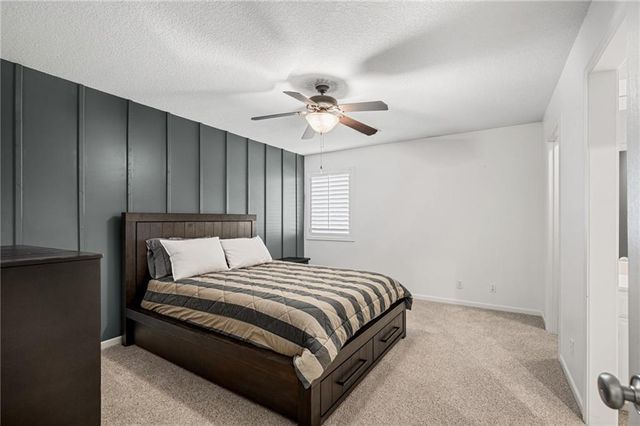 8926 Quail Ridge Lane, Lenexa, KS 66220