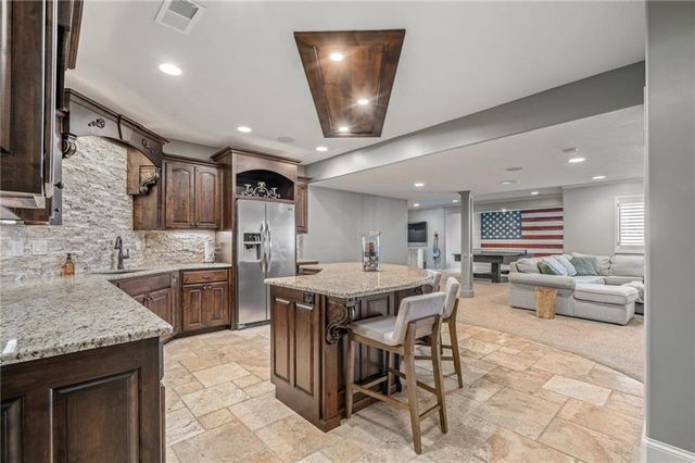 8926 Quail Ridge Lane, Lenexa, KS 66220