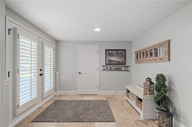 8926 Quail Ridge Lane, Lenexa, KS 66220