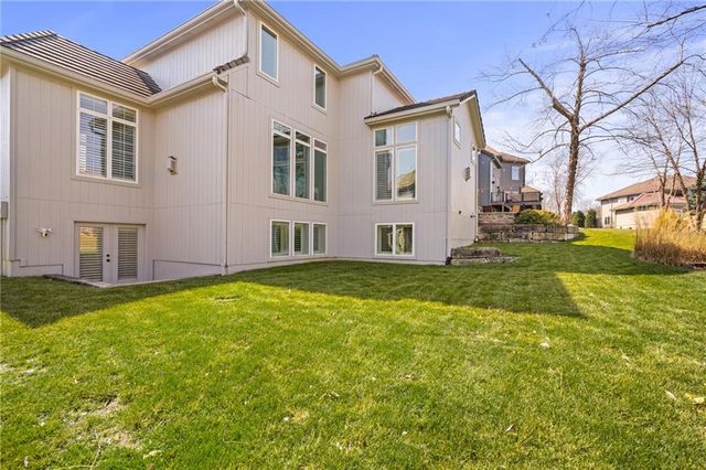 8926 Quail Ridge Lane, Lenexa, KS 66220