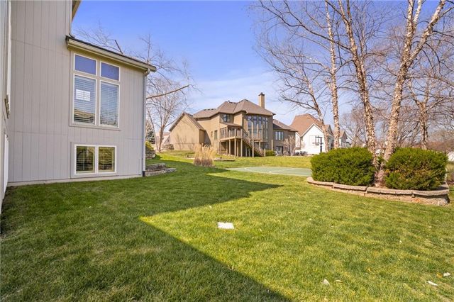 8926 Quail Ridge Lane, Lenexa, KS 66220