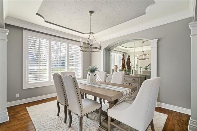 8926 Quail Ridge Lane, Lenexa, KS 66220