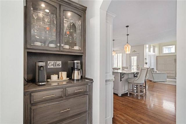 8926 Quail Ridge Lane, Lenexa, KS 66220