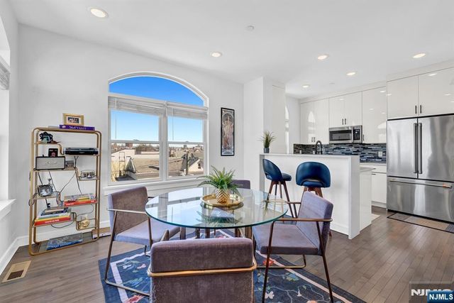 974 Summit, Newark, NJ 07307