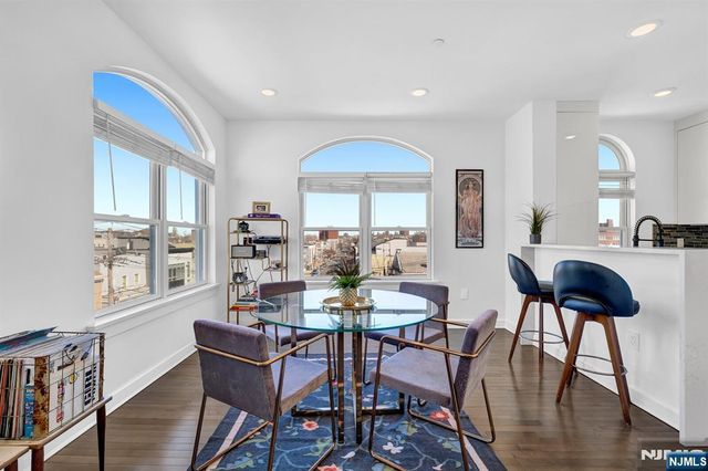 974 Summit, Newark, NJ 07307