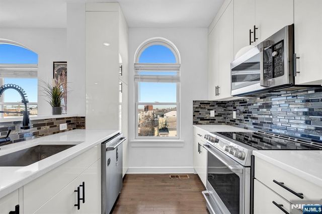 974 Summit, Newark, NJ 07307