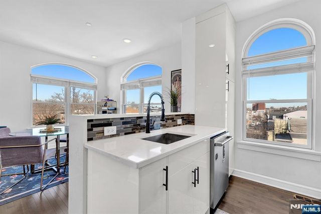 974 Summit, Newark, NJ 07307