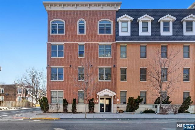 974 Summit, Newark, NJ 07307
