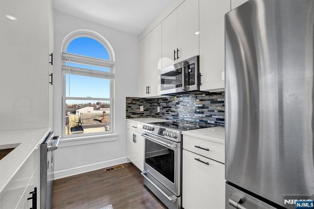 974 Summit, Newark, NJ 07307