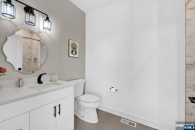 974 Summit, Newark, NJ 07307