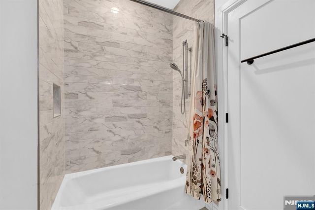 974 Summit, Newark, NJ 07307