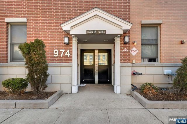 974 Summit, Newark, NJ 07307