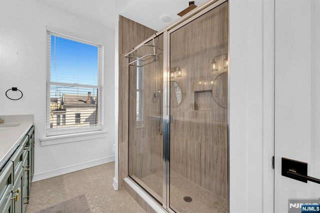 974 Summit, Newark, NJ 07307