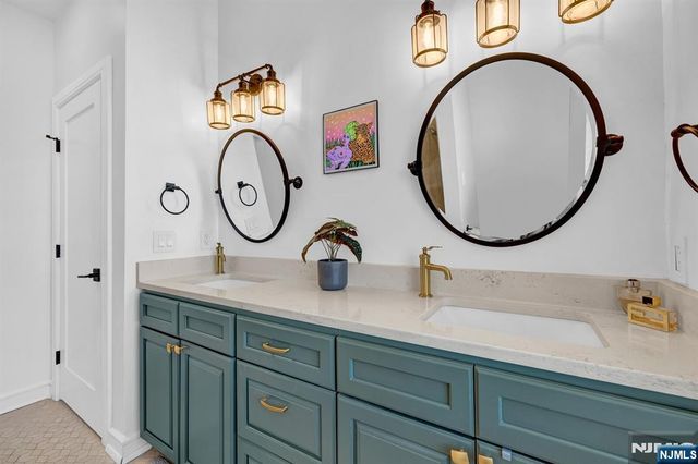 974 Summit, Newark, NJ 07307