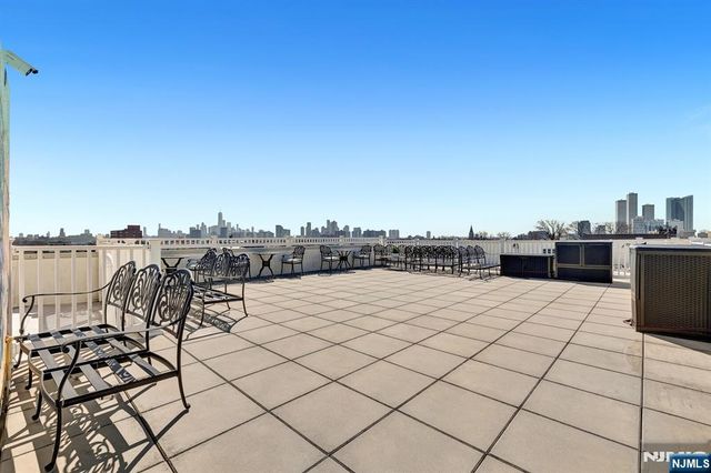 974 Summit, Newark, NJ 07307