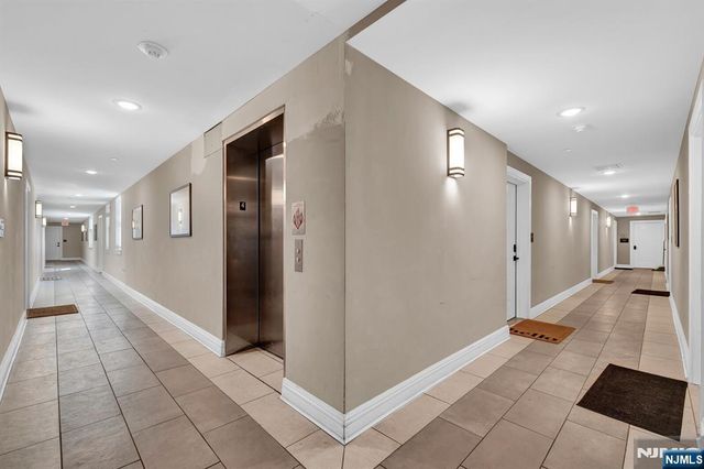 974 Summit, Newark, NJ 07307