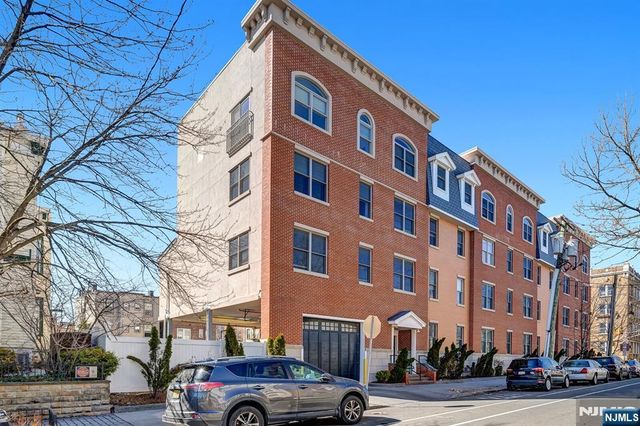 974 Summit, Newark, NJ 07307