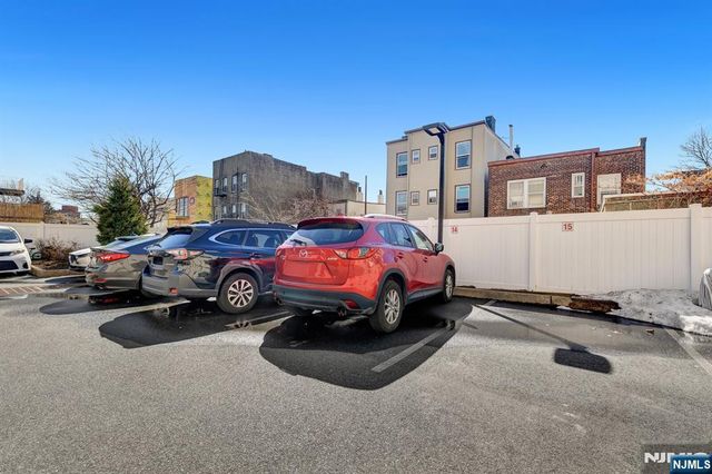 974 Summit, Newark, NJ 07307