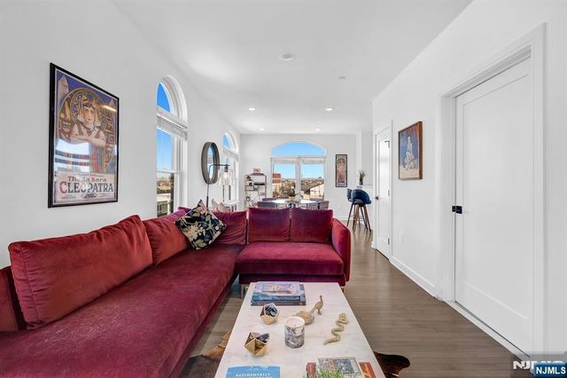 974 Summit, Newark, NJ 07307