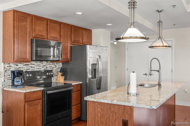 525 W Lafayette Boulevard 11B, Detroit, MI 48226