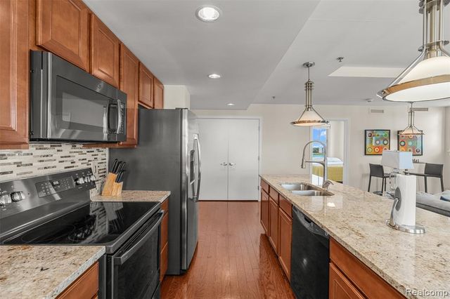 525 W Lafayette Boulevard 11B, Detroit, MI 48226