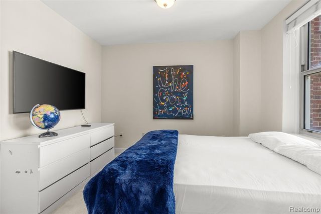 525 W Lafayette Boulevard 11B, Detroit, MI 48226