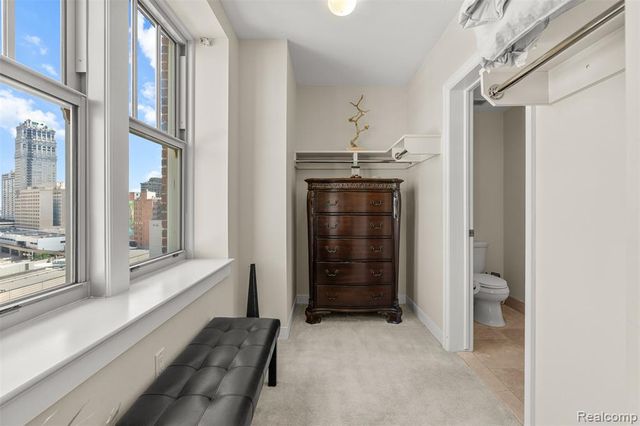 525 W Lafayette Boulevard 11B, Detroit, MI 48226