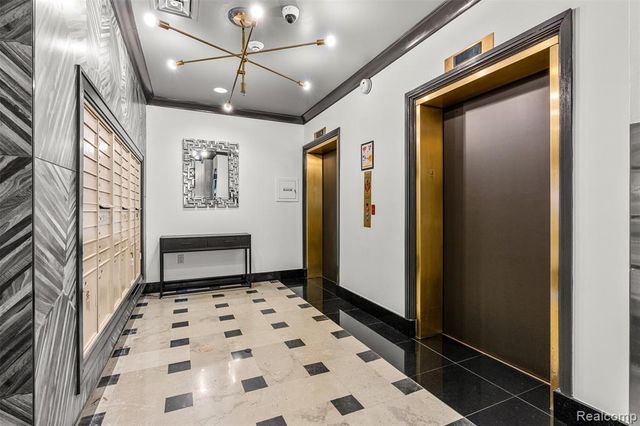 525 W Lafayette Boulevard 11B, Detroit, MI 48226