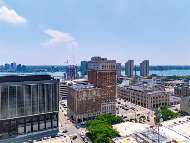 525 W Lafayette Boulevard 11B, Detroit, MI 48226